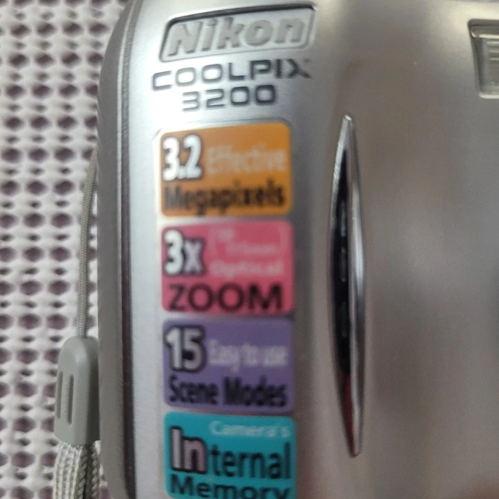 Nikon COOLPIX 3200 Digital Camera 3.2MP 3x Optical Zoom Silver With Lowepro Case